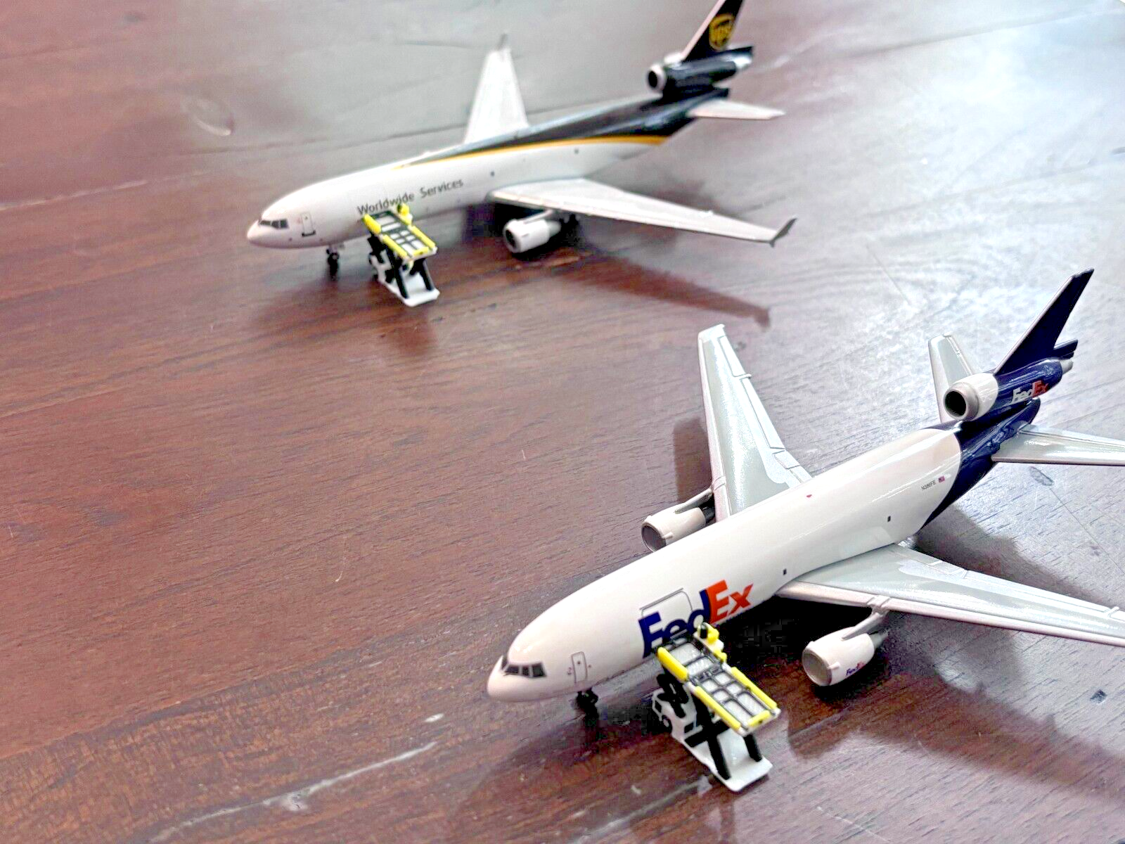 1:400 Model Airport Accessories - 6 Piece Airplane Cargo Loader Set (3D Printed)