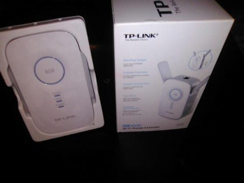 Brand New TP-Link AC1200 WiFi Range Extender (RE350)