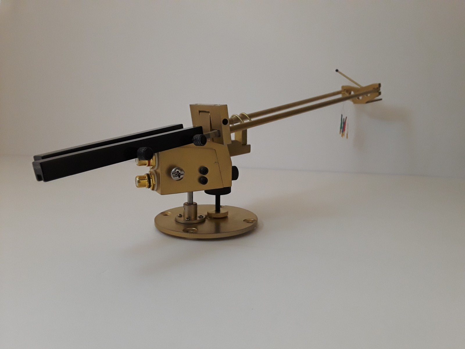 ViRa RT-4  pivot-tangent tonearm 12