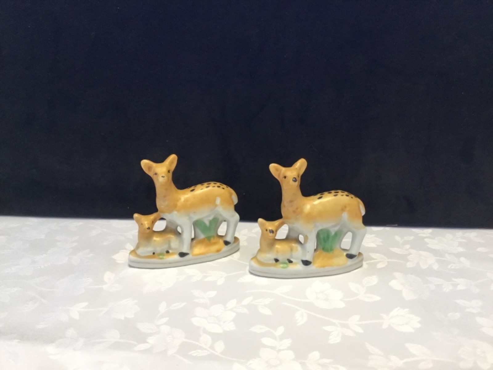Set of 2 Vintage Small porcelain Adult Deer with baby