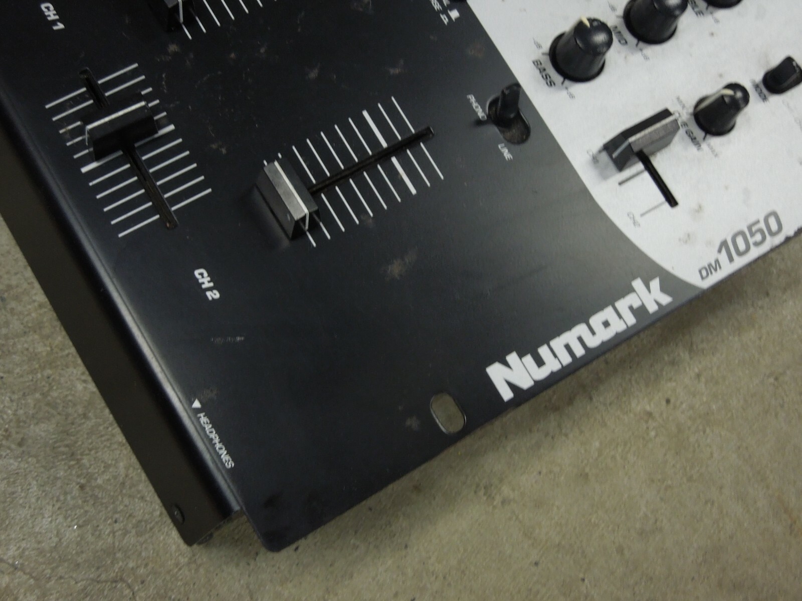 NUMARK DM1050 | 2 CHANNEL 10