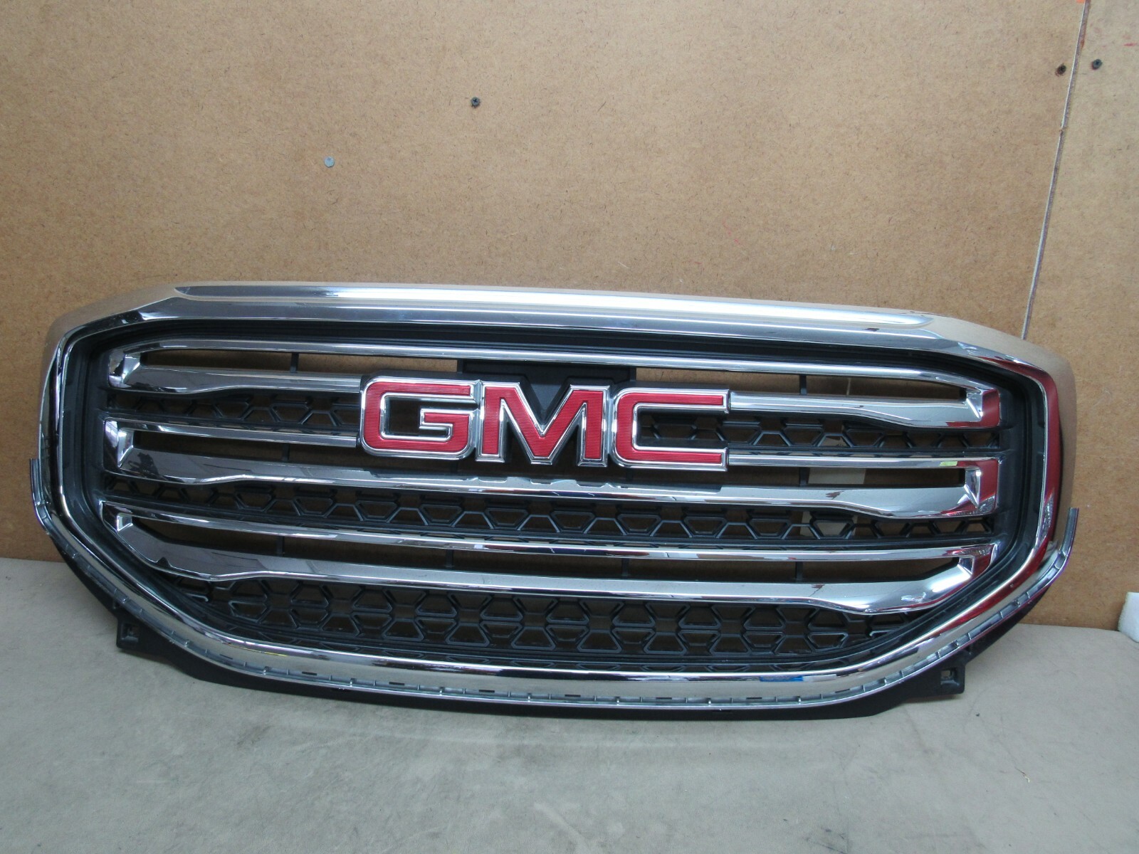 20172018 Gmc Acadia Front Upper Grille Used for sale in Houston