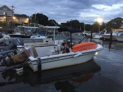 1985 Grady White 204 Overnighter / 1989 Suzuki 200 V6