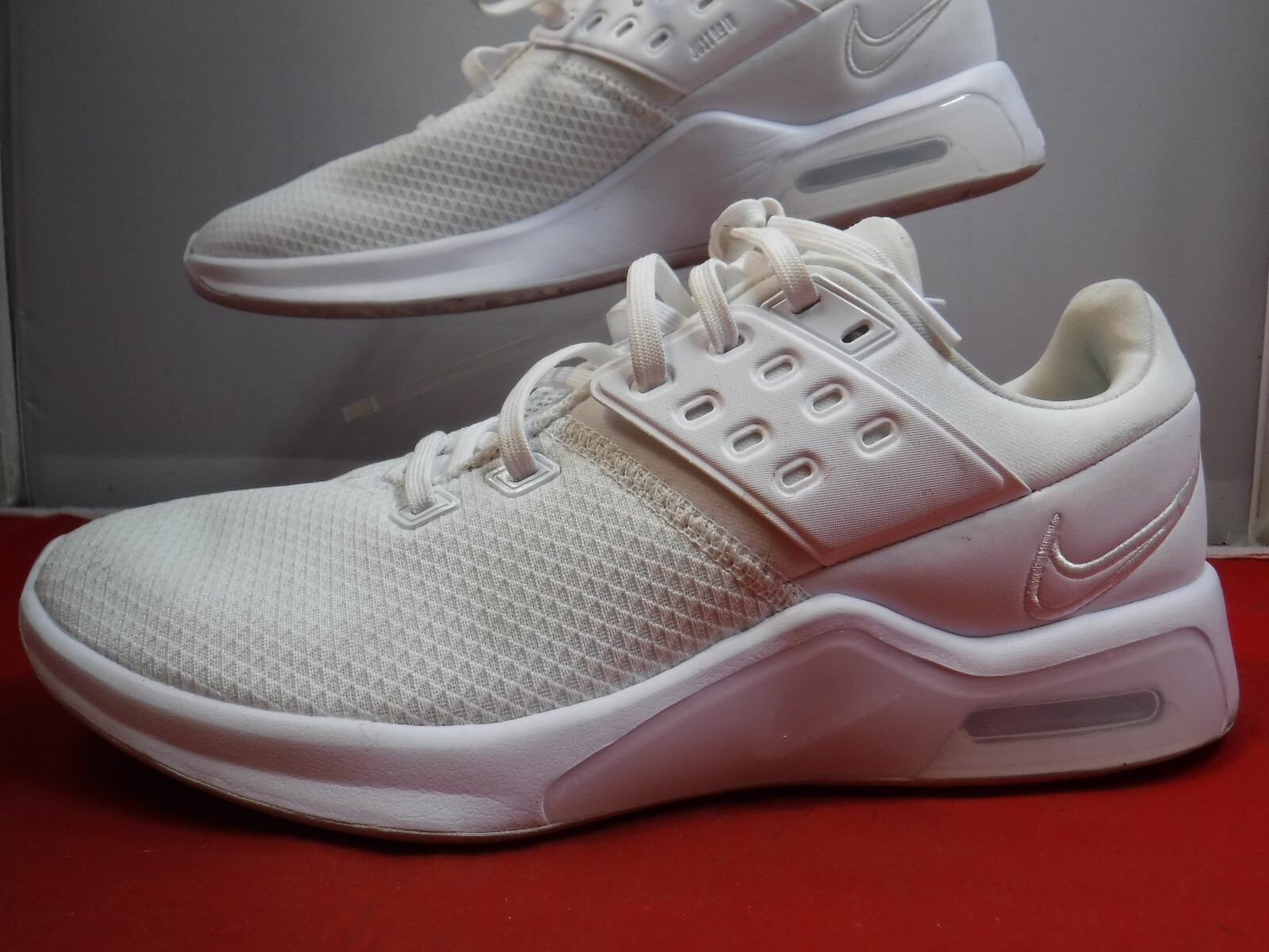 nike training air max bella sneakers in white