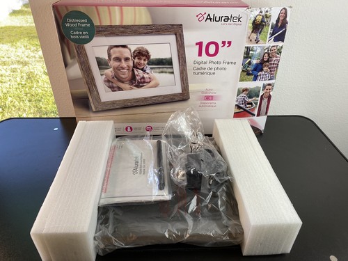 Aluratek ADPFD10F 10-inch Distressed Wood Digital Photo Frame