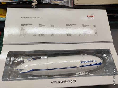 1/200 ツェッペリンNT 飛行船 NT07 HERPA 552554 $_12.JPG?set_id=880000500F