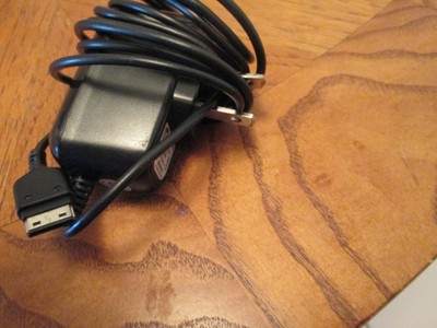 TRAVEL ADAPTER INPUT 100-240V/50-60Hz/0.15A OUTPUT 4.75V/0.55A