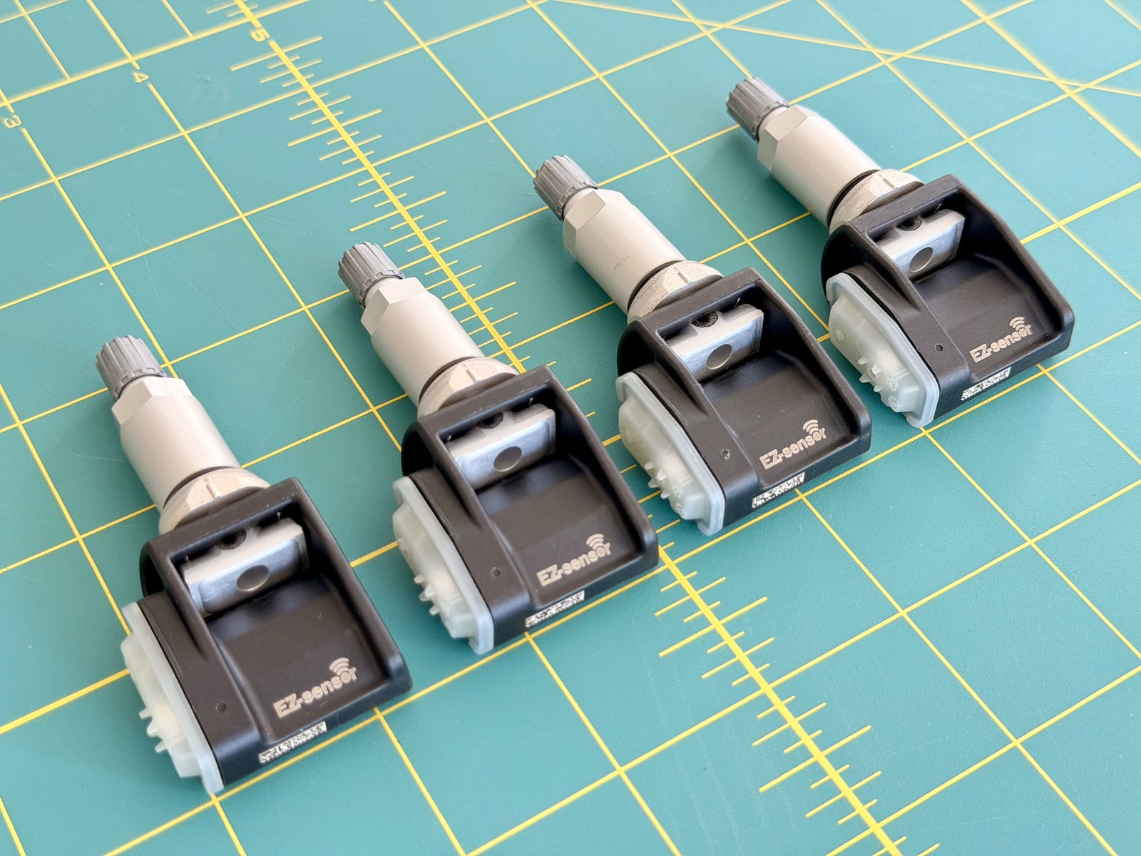 Set of Four (4) OEM Genuine Mercedes TPMS for GLE 2016,2017,2018,2019,2020,2021