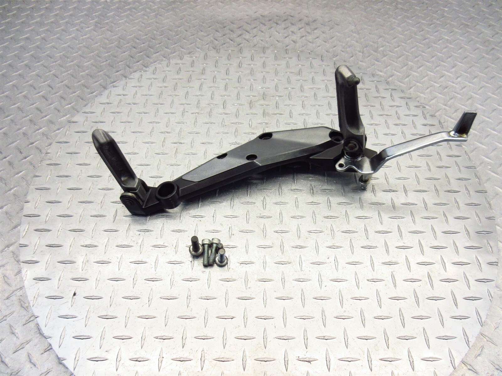 ペと 1996 93-98 Kawasaki ZX11 ZX1100 GPZ1100 Right Rearset Brake