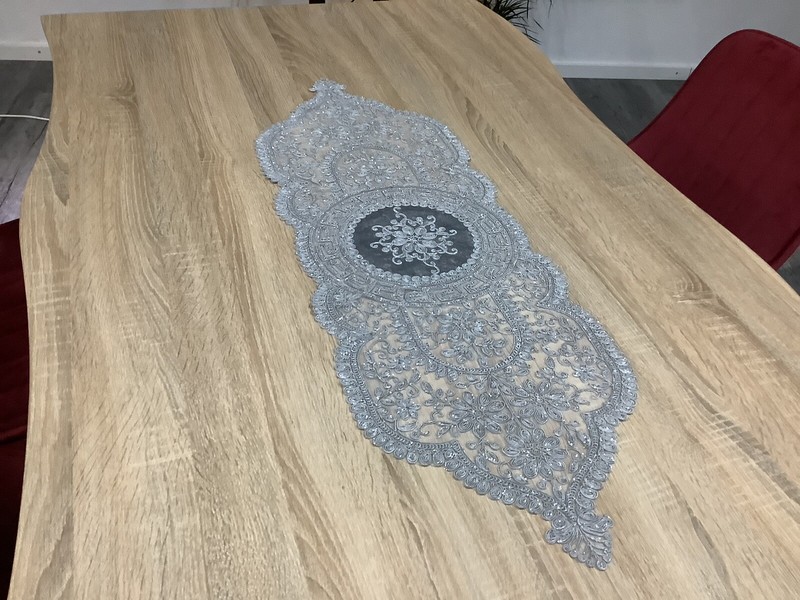 Fantastische Mitteldecke, Silber, Glitzer, Samt, Spitze, Romantisch 0,95x0,30
