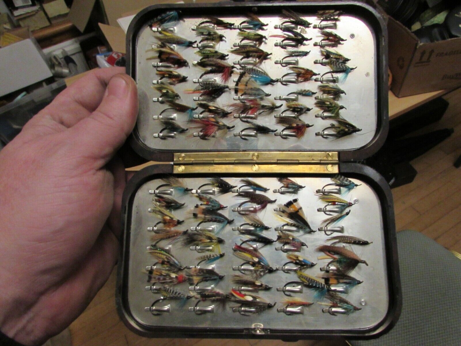 A1 vintage hardy alnwick large oxblood neroda slim trout fly A1 vintage hardy alnwick large oxblood neroda slim trout fly