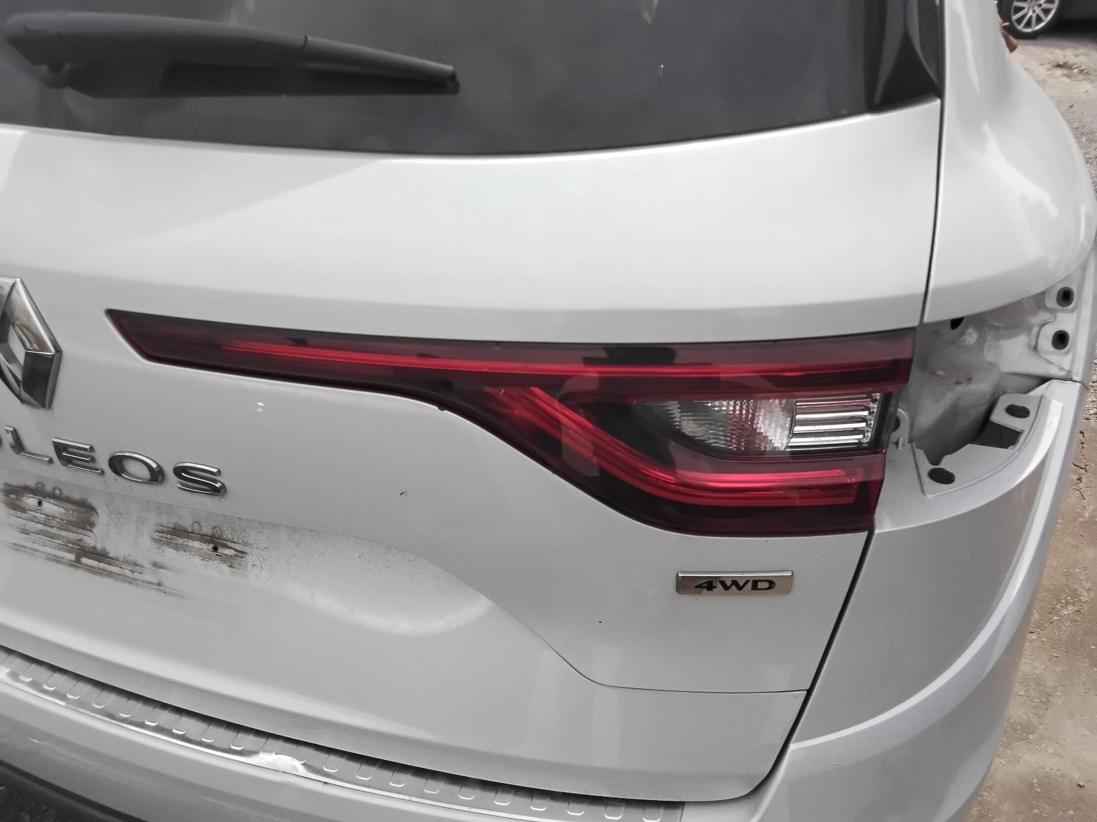 2018 Renault Kaleos XZG 05/2016-05/2019 REAR BUMPER BAR 2 PIECE WITH CHROME MOULDING image 5