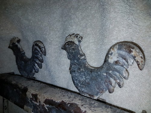 ANTIQUE CARNIVAL SHOOTING GALLERY TARGET ,STILL ON RODS ,DOUBLE TARGET