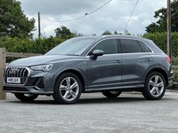 AUDI Q3 35 TDI S Line 5dr S Tronic Stunning Full service history Virtual cockpit