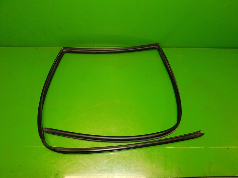 88-91 Civic wagon 4WD OEM driver left rear door glass rubber weather strip seal
