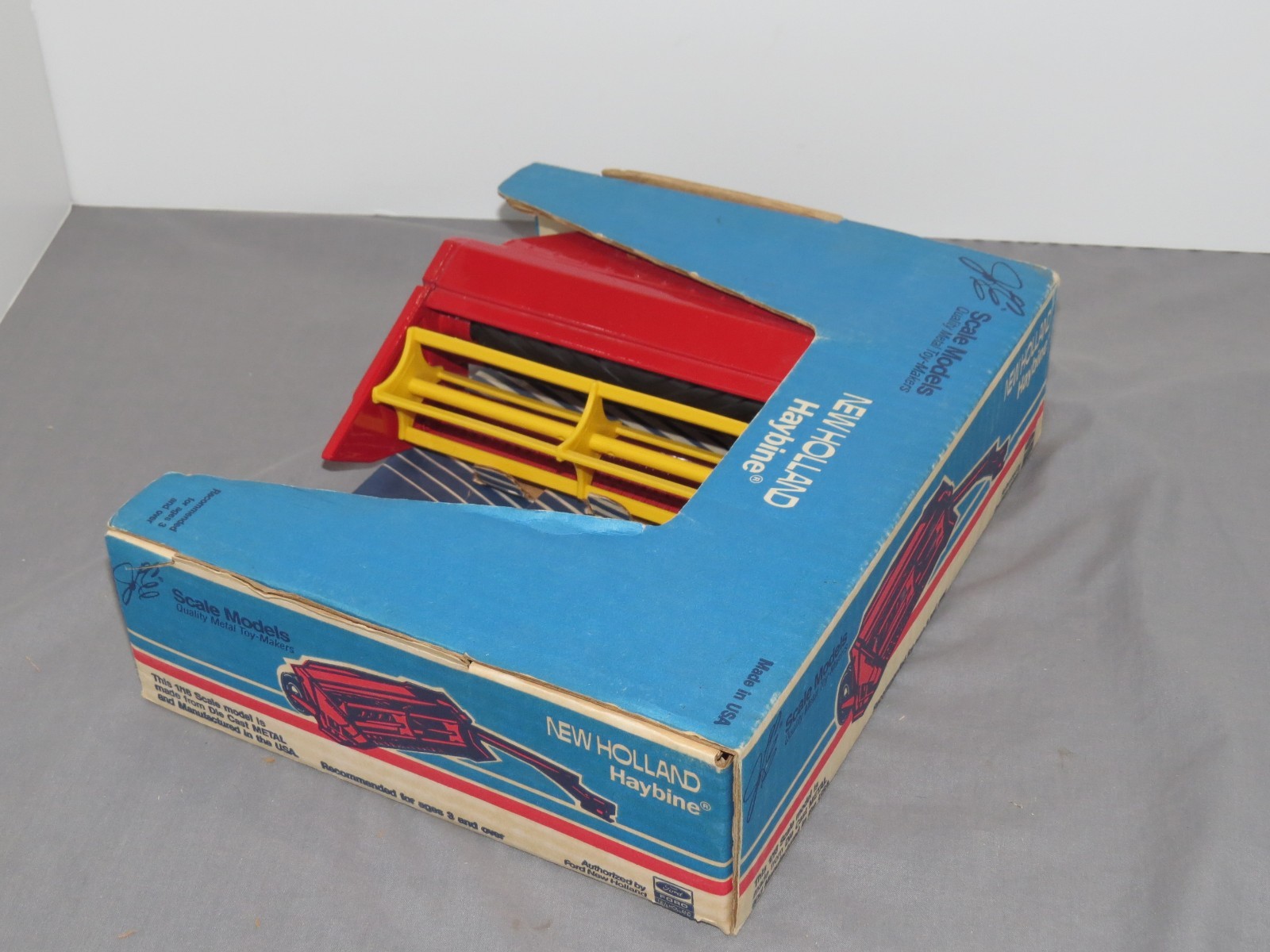 Vintage 1:16 New Holland Haybine Mower Conditioner NIB Scale Models Hard to Find