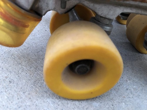 Vintage Suede Sneaker Shoe Style Disco Cheval Roller Skates Youth Size 2