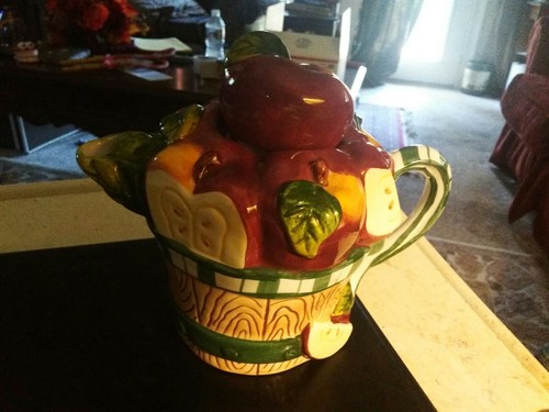 Ceramic  Apple  Harvest  Tea  Pot  ~  Young's   Exclusive  1999  -  Pre-Owned