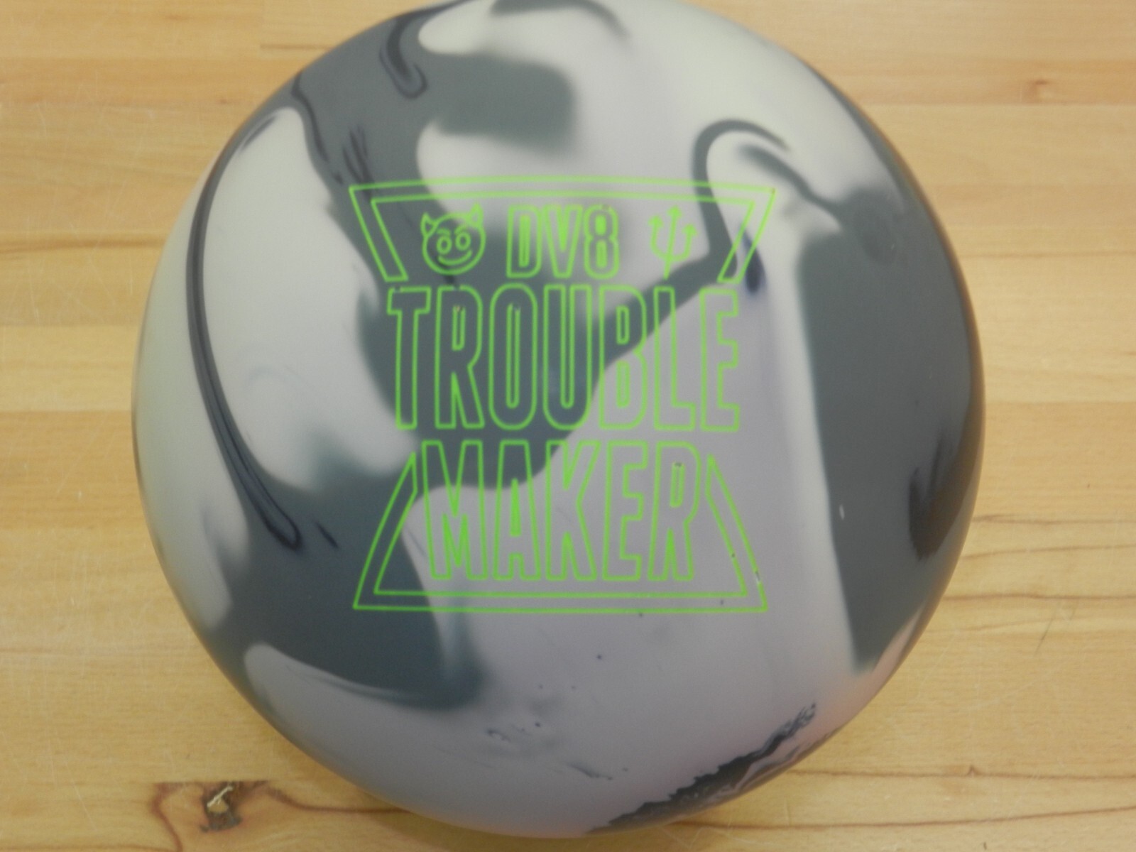 ボール DV8 TROUBLE MAKER 15P DV8 Trouble Maker Bowling Ball + FREE SHIPPING - BowlersMart.com