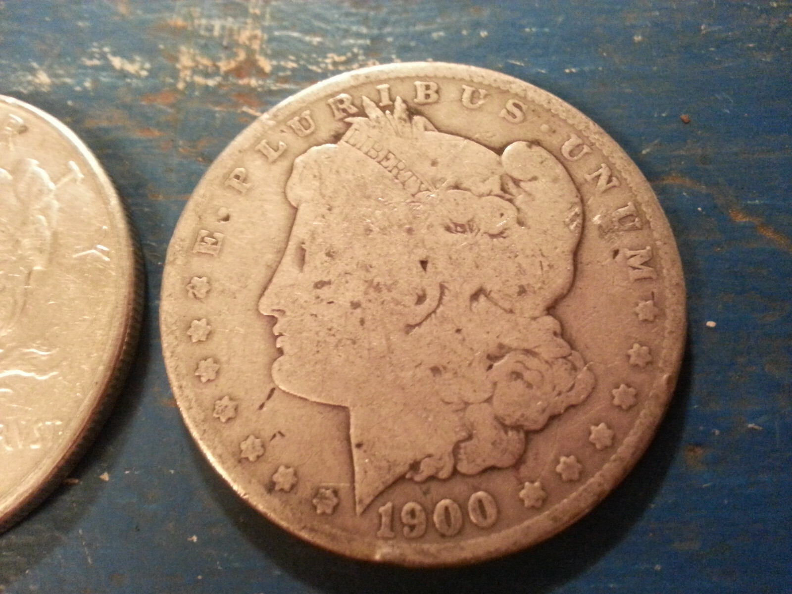 1922~S PEACE DOLLAR & 1900~O MORGAN 90% SILVER DOLLARS SHIP FREE L@@K!!!