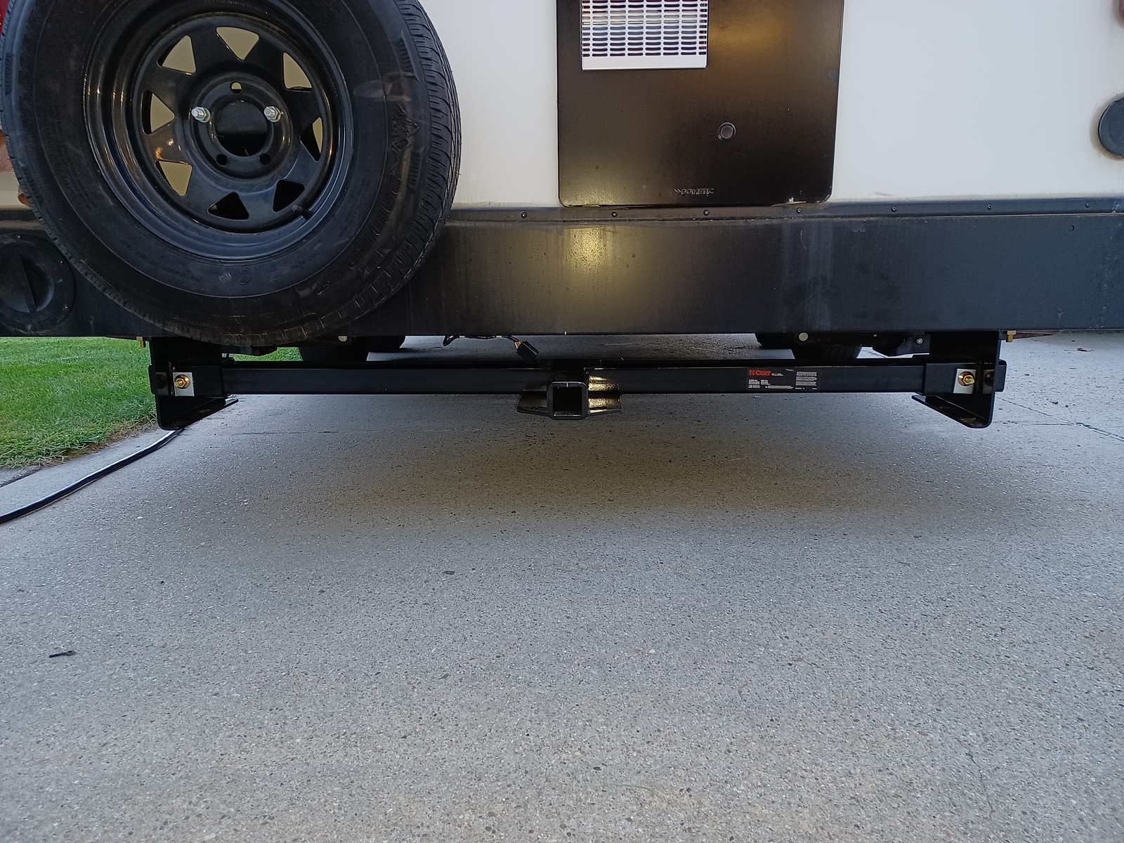 CURT 13703 Adjustable RV Trailer Hitch, 2" Receiver (Up to 72" Frames