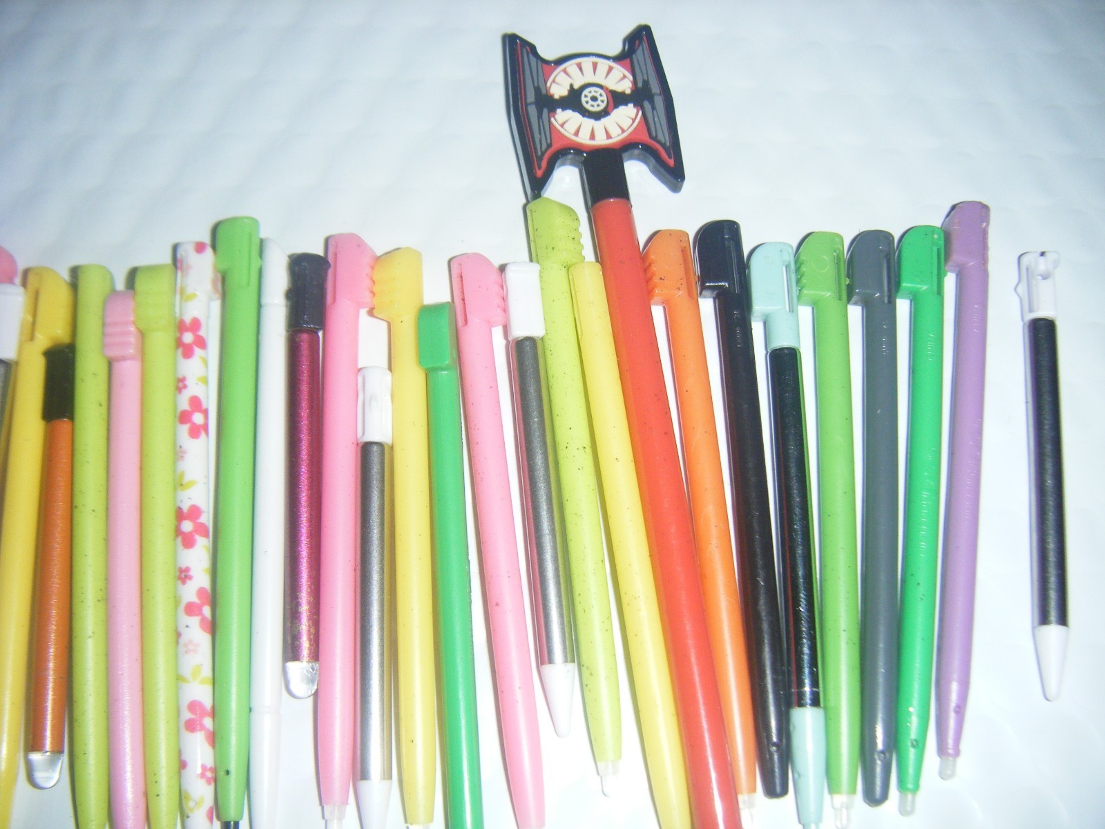 Lot of 30 Nintendo DS 3DS Stylus ELMO Star Wars yellow black red orange blue
