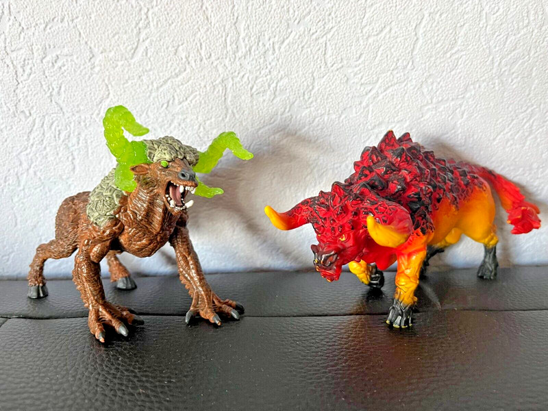 Schleich  Figur Feuerstier 42493 + Felsbestie 42521 Top Zustand 