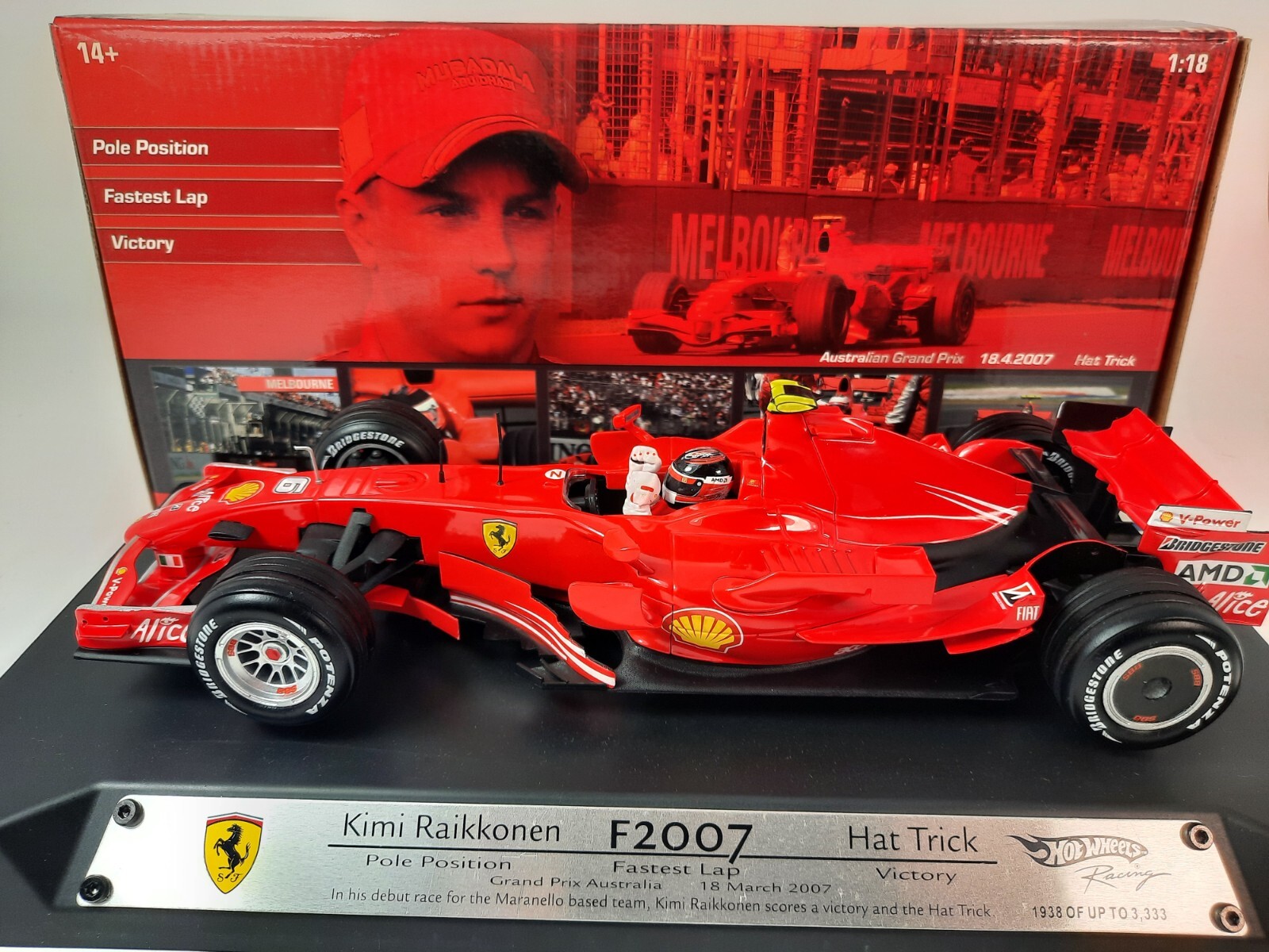 ホットウィール 1:18 フェラーリ F2007 キミ・ライコネン 2007 : r