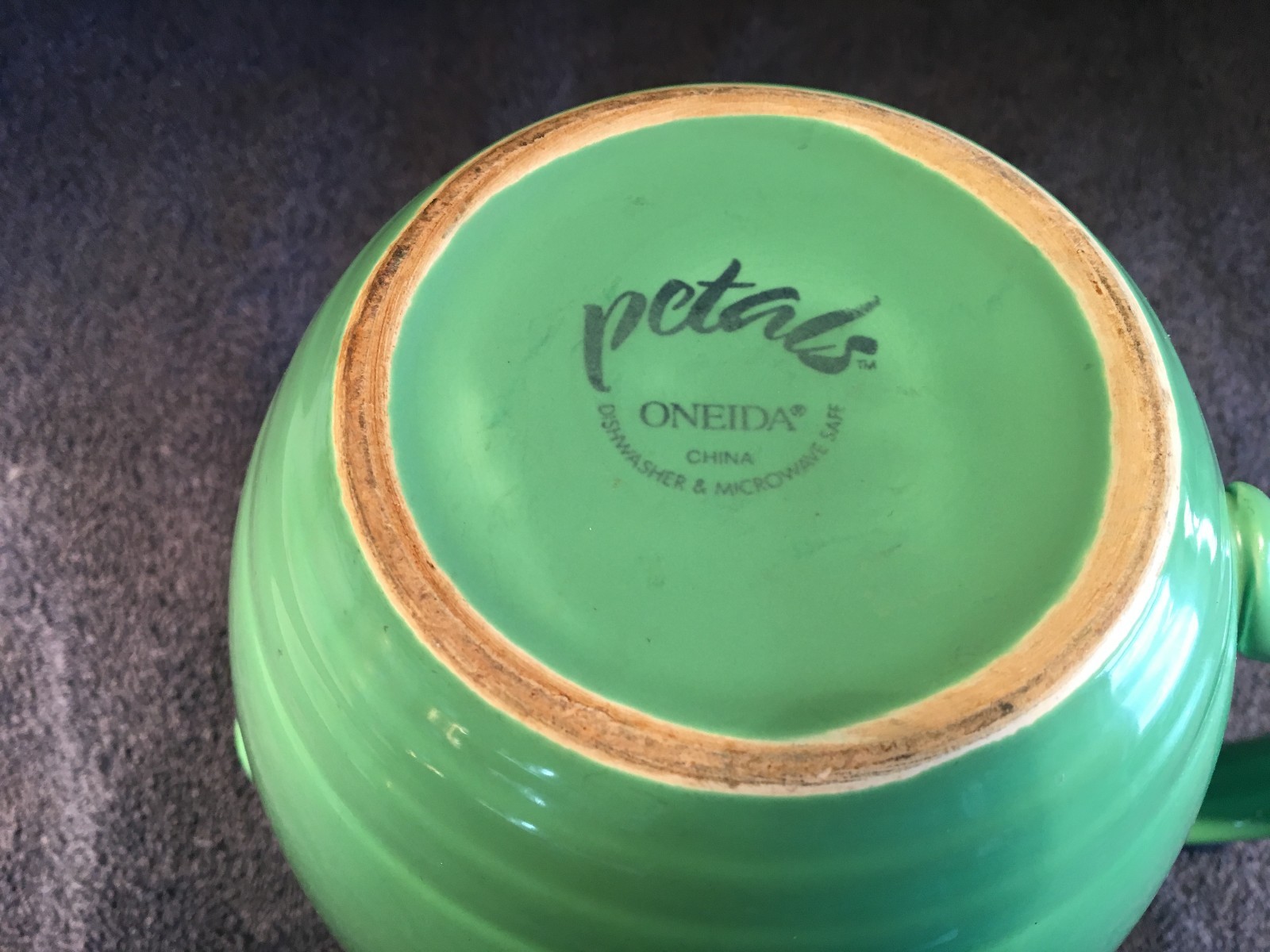 Oneida PETALS PATTERN Ceramic Green PITCHER * * *LOVELY CONDITION* * *