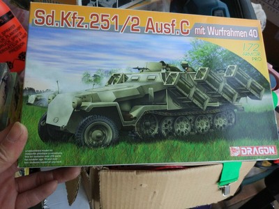 Dragon 7306 Sd.Kfz.251/2 Ausf.C hit Wurfrahmen 40 Armor 1/72