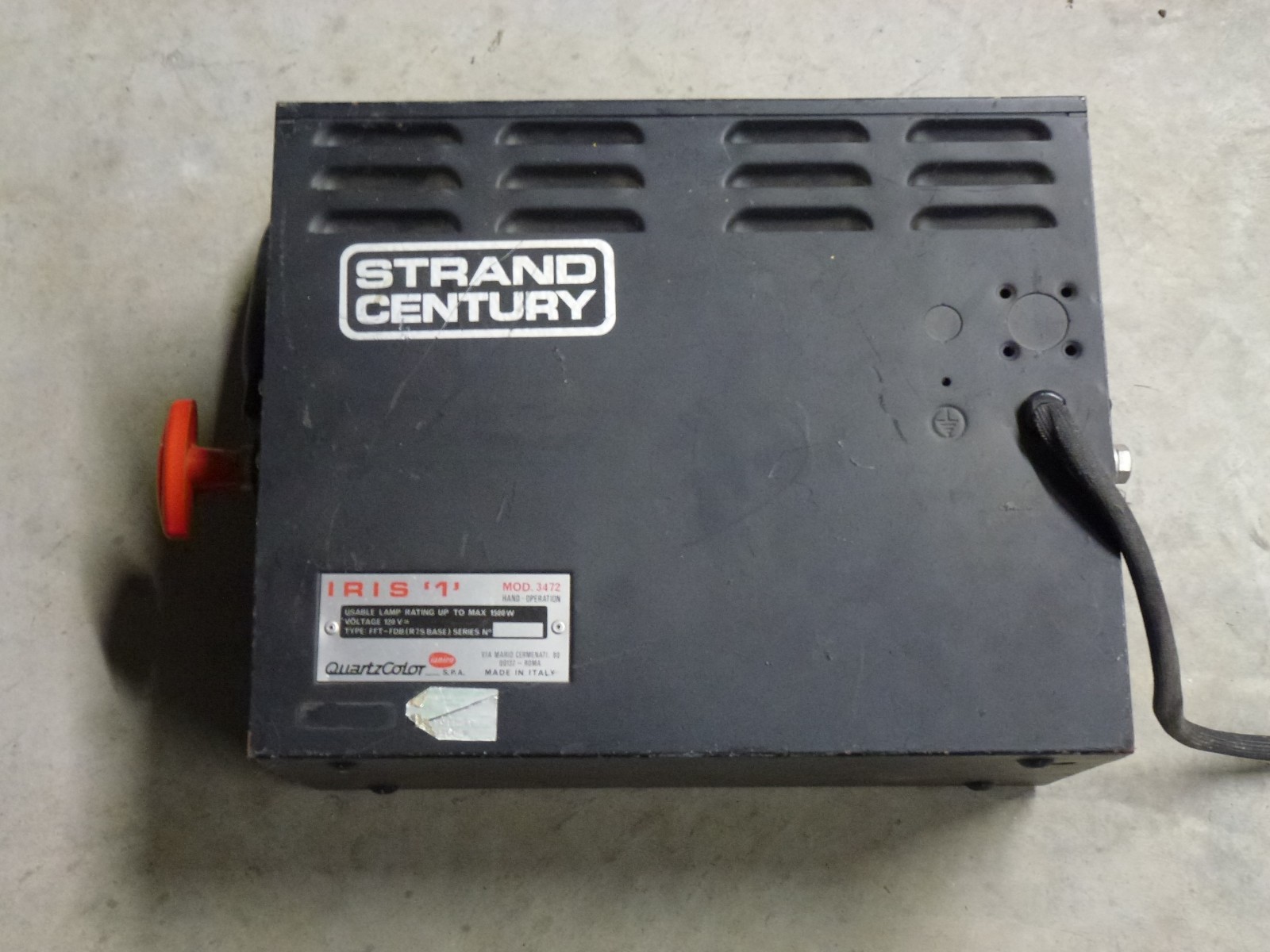 Strand Century Iris 1 3472 stage wall theater light 1500w hand cyc cyclorama