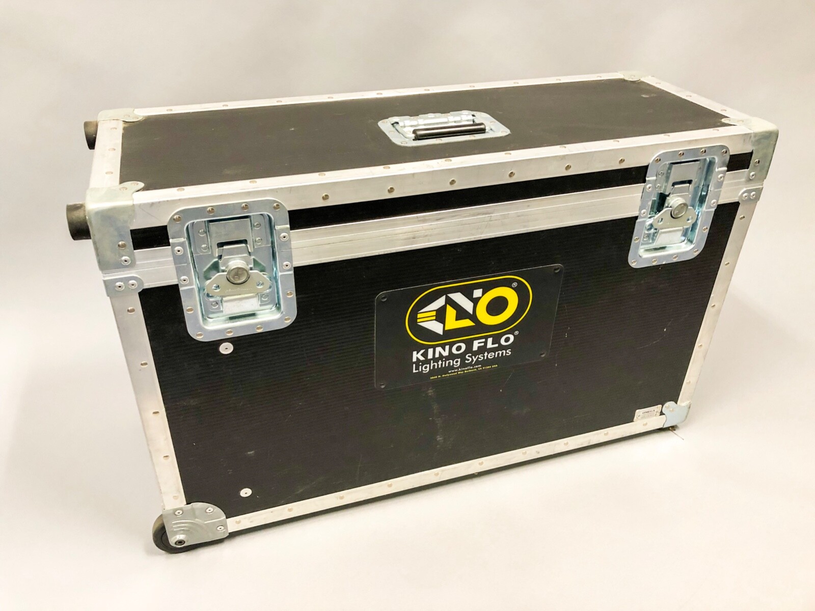 Kino Flo Interview 2ft 4Bank 2 Light Kit With Travel Case - EXCELLENT CONDITION