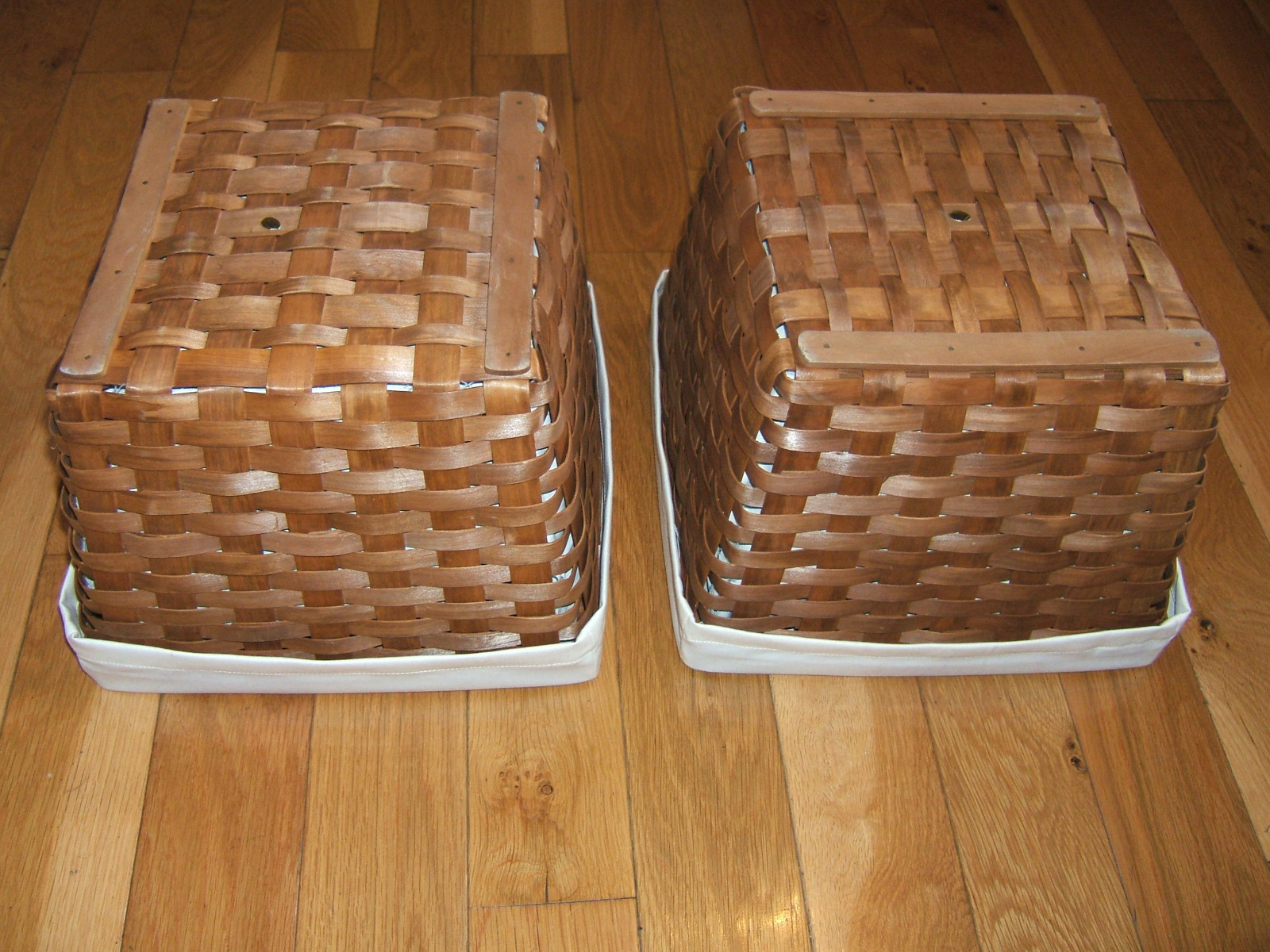 LOT 2 BROWN WICKER STORAGE BASKET W/ OFF WHITE BEIGE FABRIC LINER  NWOT