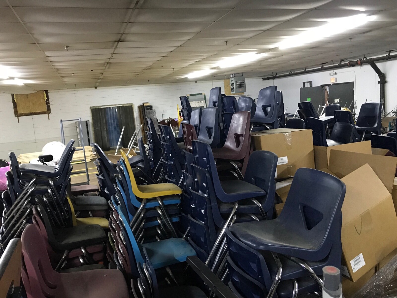LOT OF 300 Mix used virco chairs LOT OF 300
