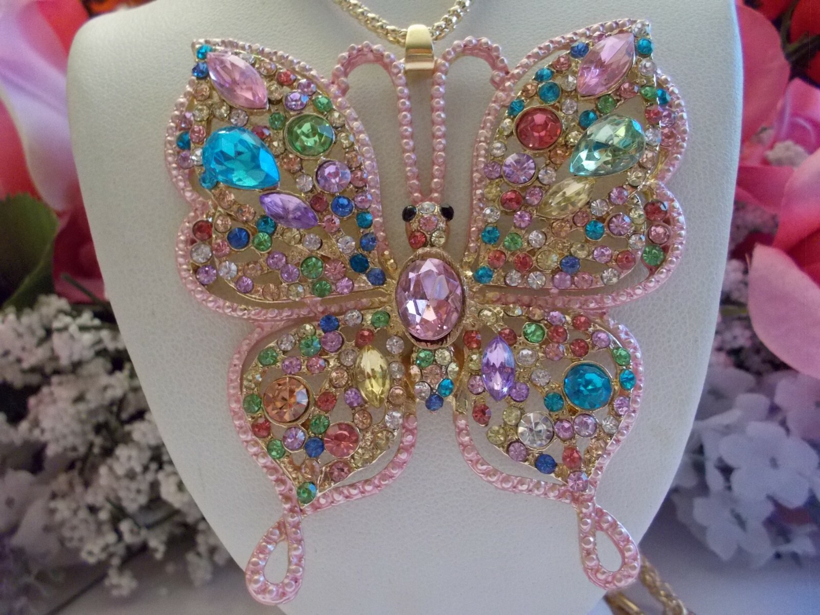 BETSEY JOHNSON LARGE PINK CRYSTAL & RHINESTONE INLAY BUTTERFLY PENDANT NECKLACE