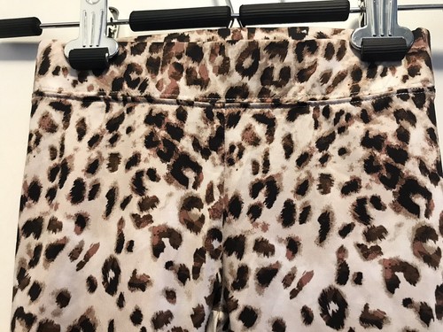 JUSTICE GIRLS CAPRI CROP LEGGINGS CHEETAH PRINT FLORAL REGULAR FLOWERS  Size 6