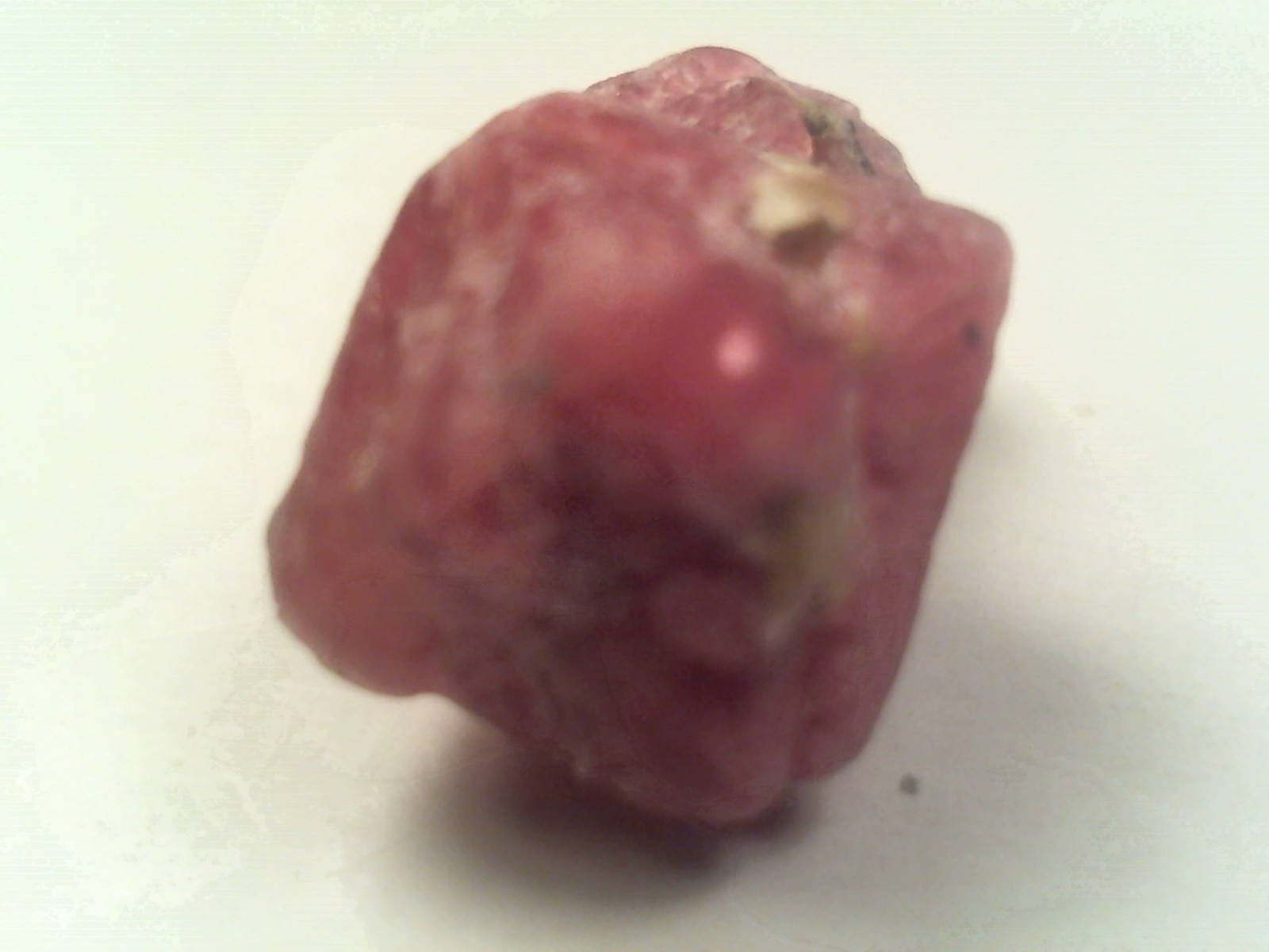 8.70CT . RED ROUGH DIAMOND - RARE  14X9X8MM.. TRANSPARENT  NO TREATMENT.