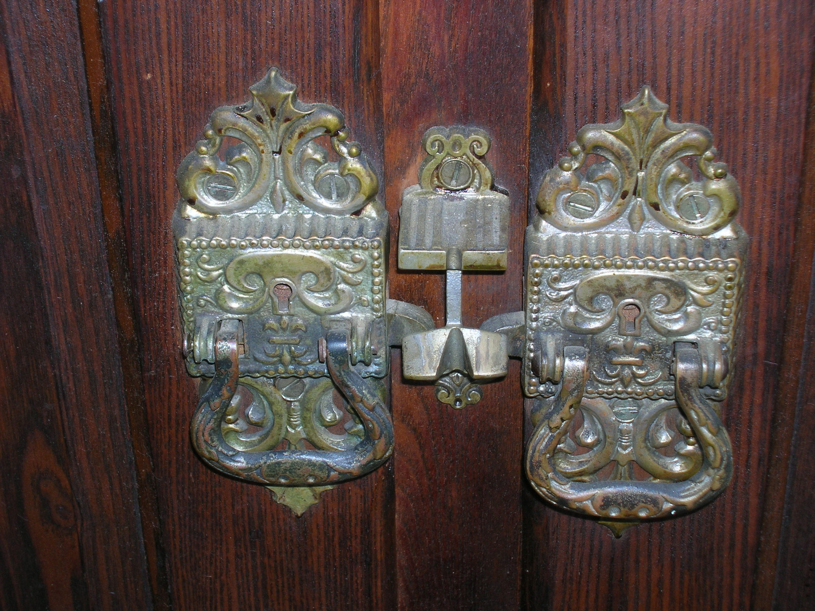 Antique 4 Door Solid Oak Alaska Refrigerator Ice Box  1878 to 1926 Muskegon MI.