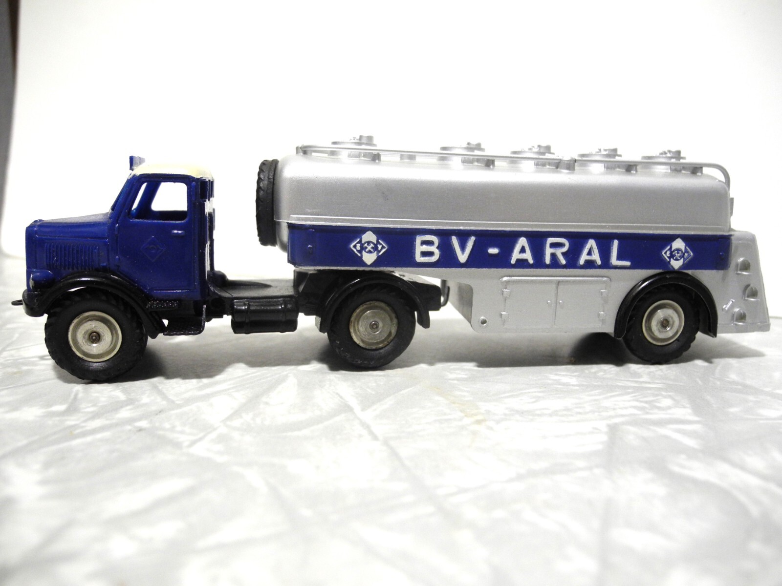 メルクリン　MAN BV-ARAL タンカー メルクリン MAN BV-ARAL タンカー Marklin BV-Aral Tanker Truck