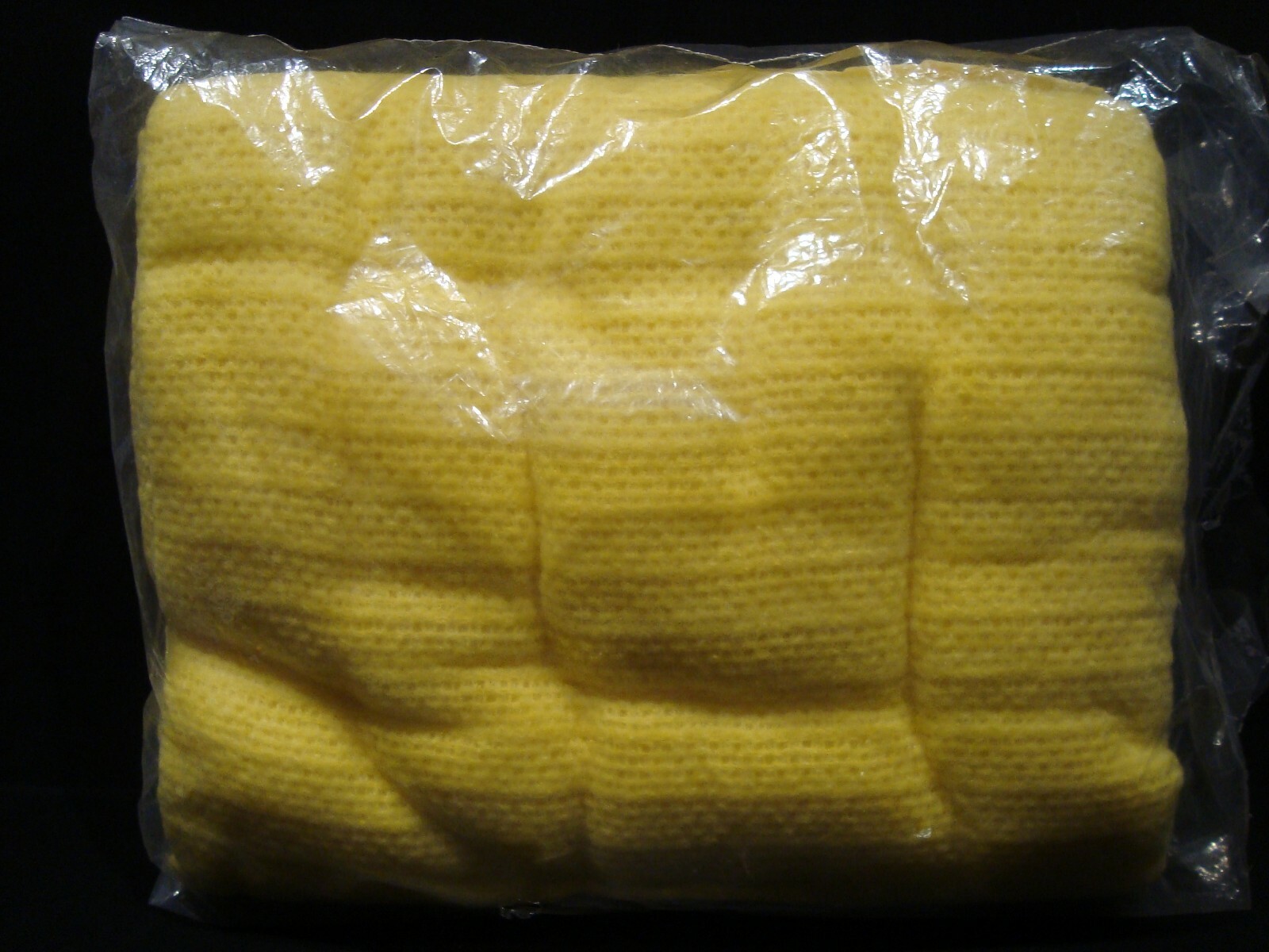 Vintage NOS Chatham SUN LEMON YELLOW 72x90 Anti Static Blanket w Acetate Binding
