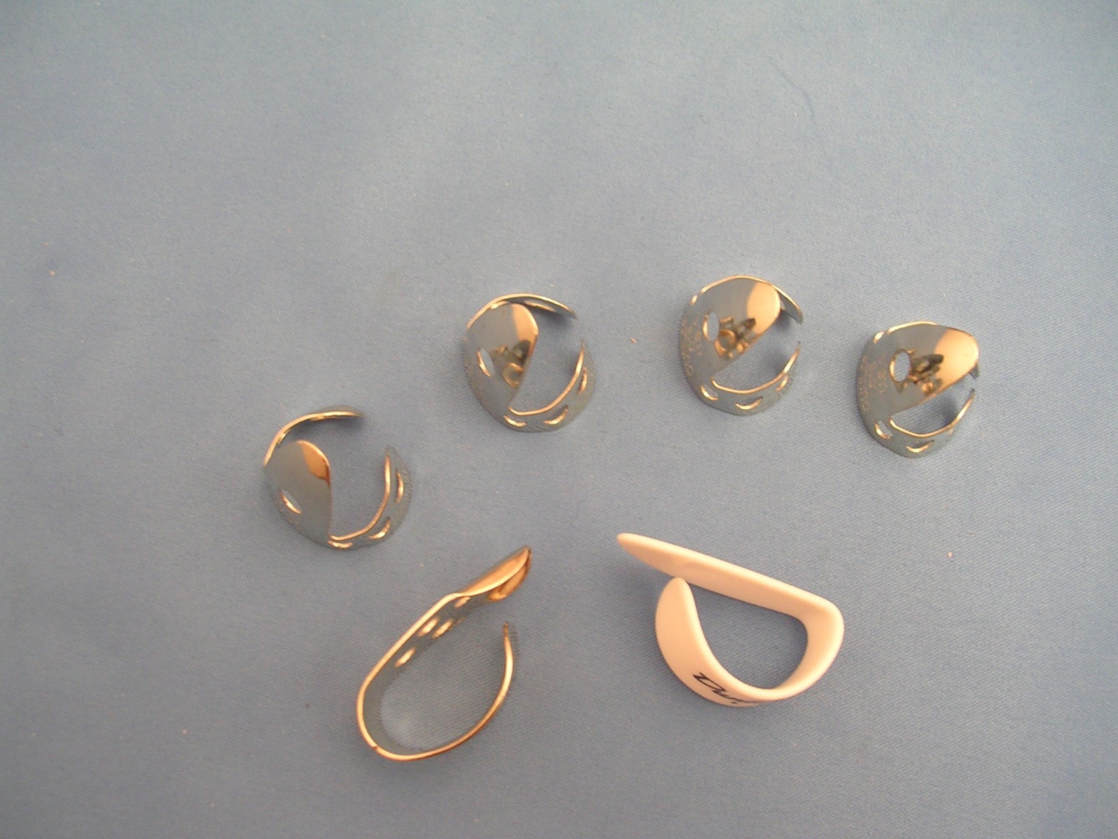 DUNLOP 6 PC FINGERPICK SET .020 W/2 THUMBPICKS-FOR GUITAR, DOBRO,BANJO,STEEL,ETC