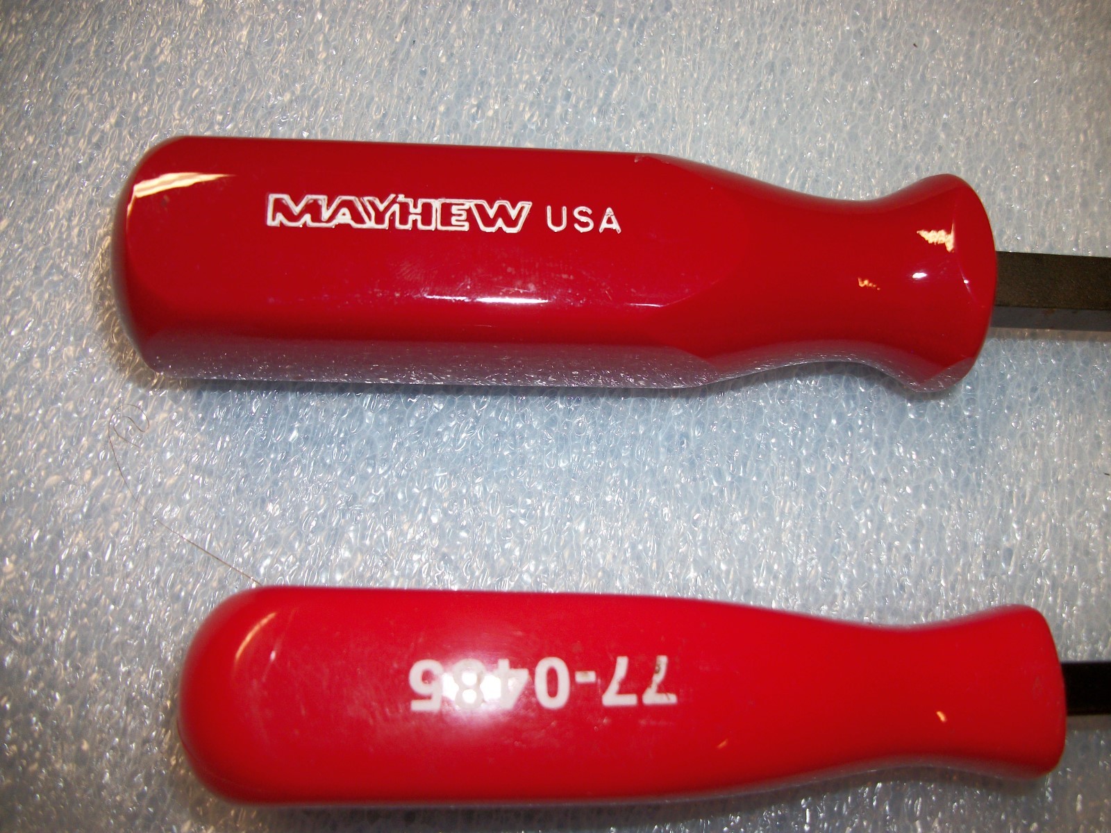 LOT OF 2 PRY BAR 1 IS A MAYHEW 12