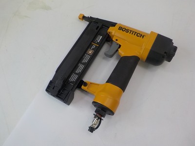 BOSTITCH BTFP1KIT - 1-Tool and Compressor Combo Kit