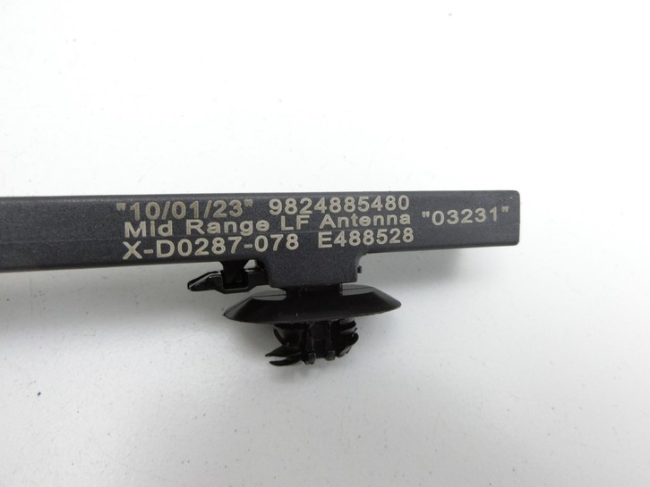 Opel Astra L 21-26 Antennenverstärker Weiche Antenne Rechts Hinten Opel Astra L 21-26 27.04.2023 9824885480... Bild 6