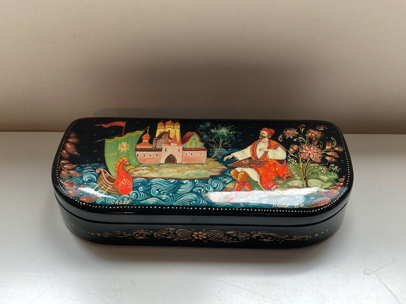 Vintage Boite Laque Miniature Fedoskino Hand Painted Russian Lacquer Box Signed1