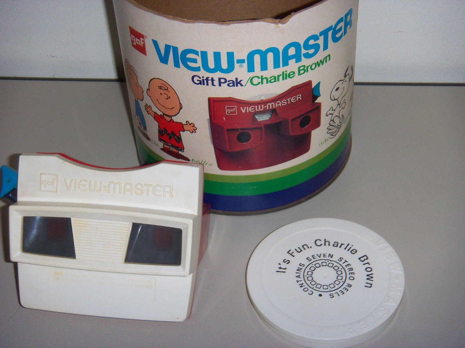 VINTAGE CHARLIE BROWN VIEW MASTER GIFT PAK TIN LOT + STAR TREK-DISNEYLAND-NASA