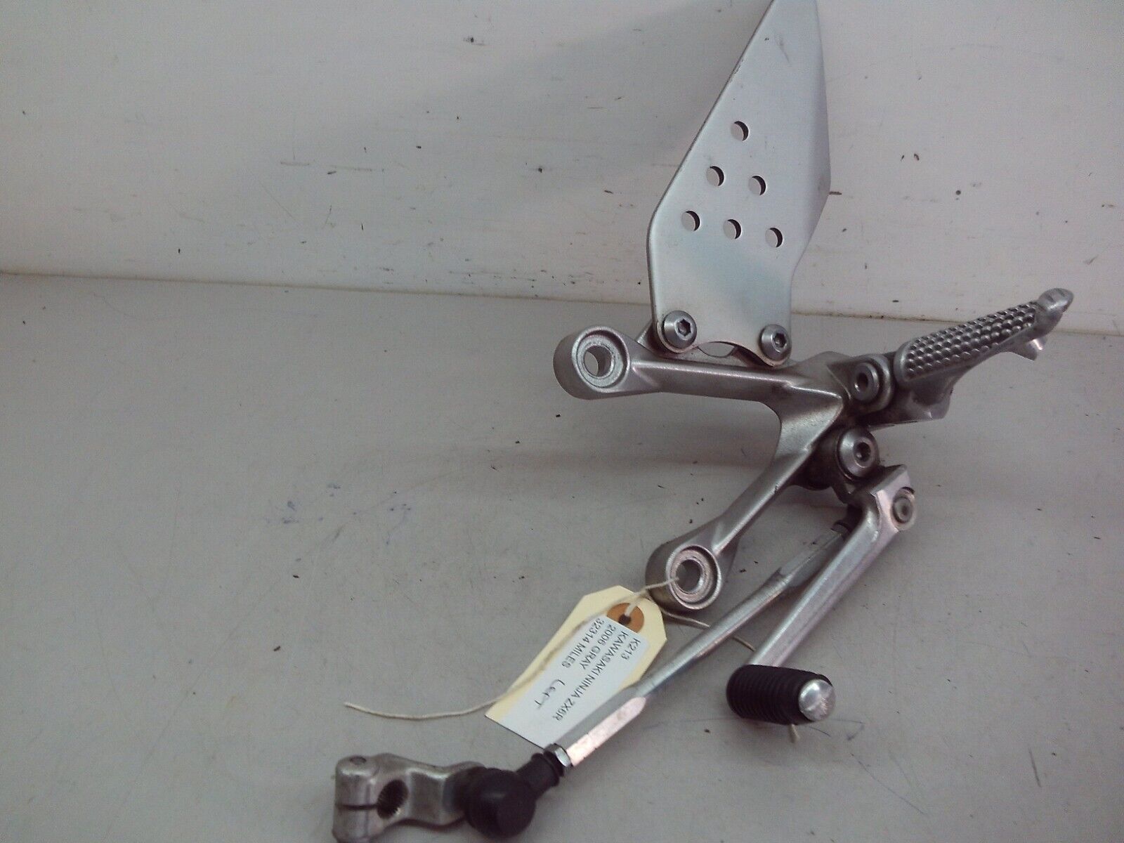 Left Rider Shifter Footrest for K213 Kawasaki Ninja ZX6R Left Rider Shifter Footrest for K213 Kawasaki Ninja ZX6R