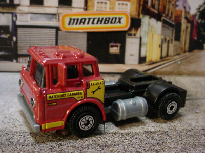   2023 Matchbox 1965 FORD C900 truck #18 red;MATCHBOX GARAGES  Highway loose