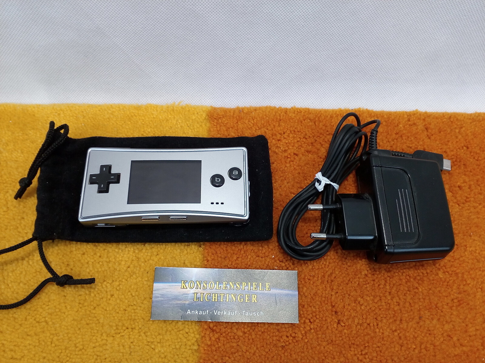 Game Boy / Gameboy Micro silber + Zubehörpaket: Ladekabel + Säckchen !! SEHR GUT