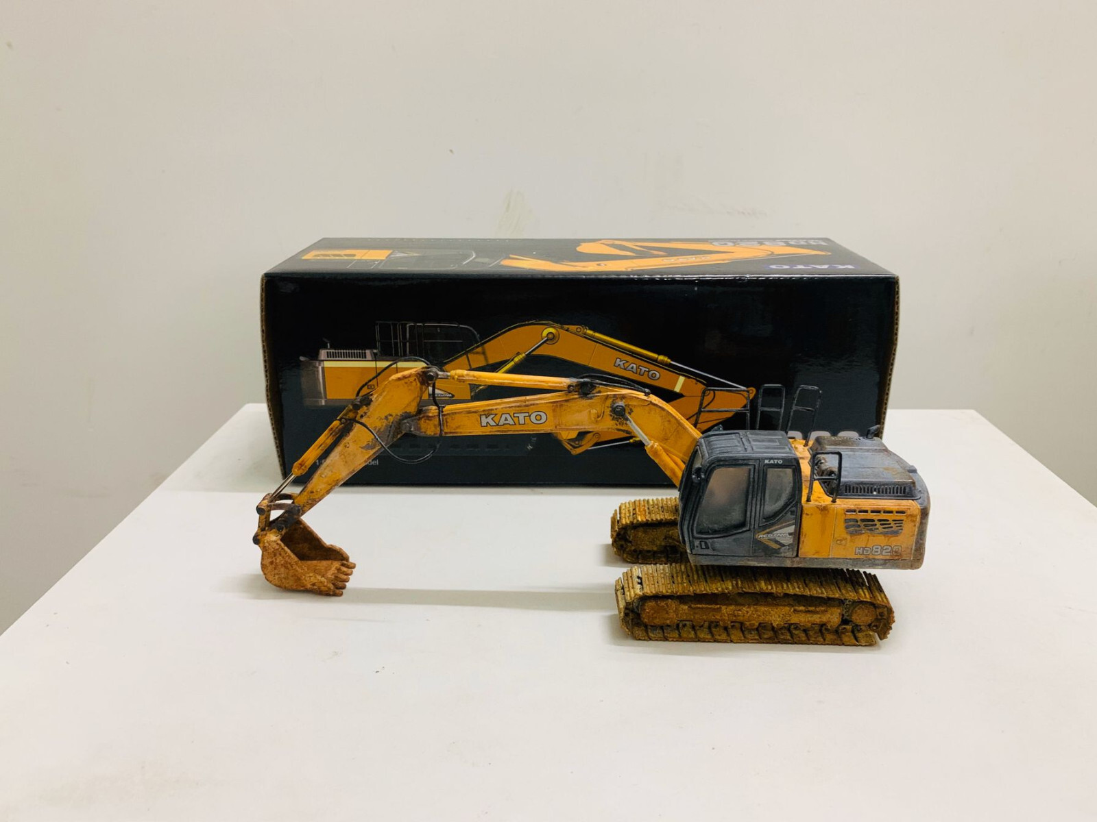 KATO HD820 ミニカー HDB820-7 REGZAM Kato HD820-7 Regzam Hydraulic Excavator Muddy Edition 1:50